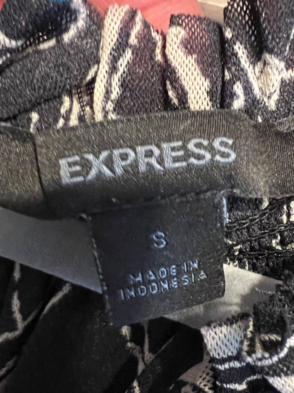 |•EXRESS•| 2 Cute Stretch Tops Size Small - Picture 6 of 16
